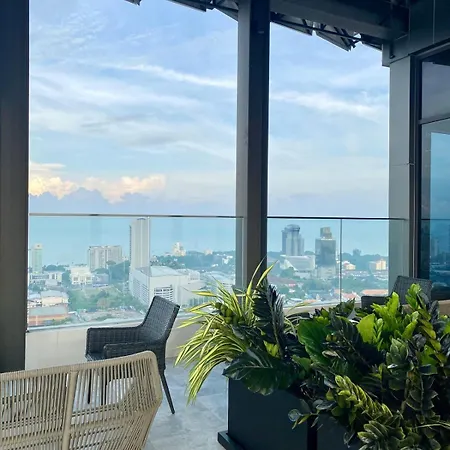 Cove Panorama Pool View