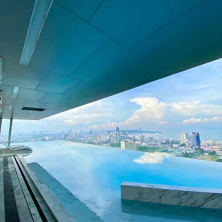 Cove Panorama Pool View Apartment