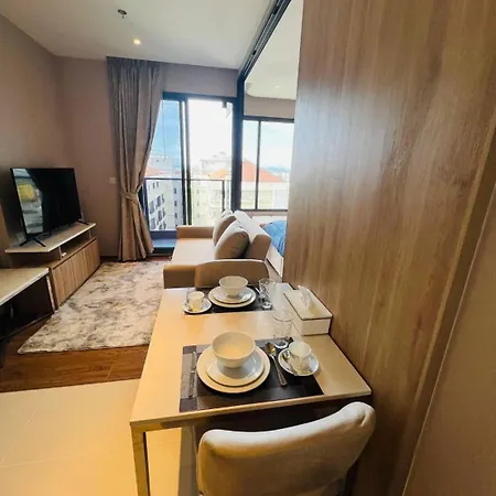 Cove Panorama Pool View Apartment *