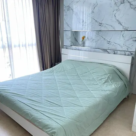2 Bedrooms Near Pattaya