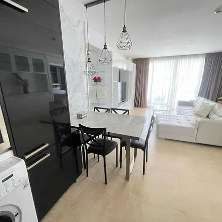 2 Bedrooms Near
