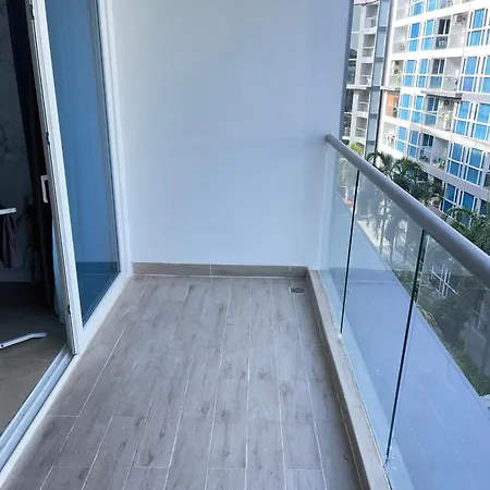 Apartment 2 Bedrooms Near *