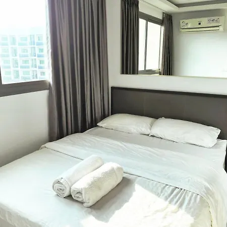 Elegant Avec Balcon, Piscine & Sauna Apartment