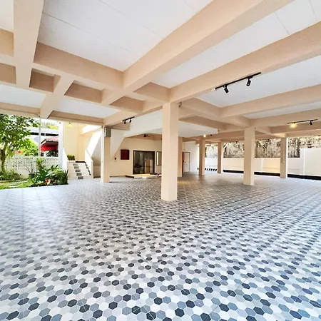 Holiday home Massive Pet-friendly House, 5 Mins From Beach, *