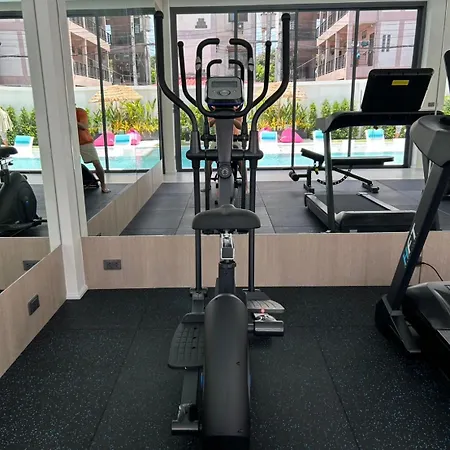 Villa Brand New Pool 8br Sauna Pool Table Fitness Ev Charger *