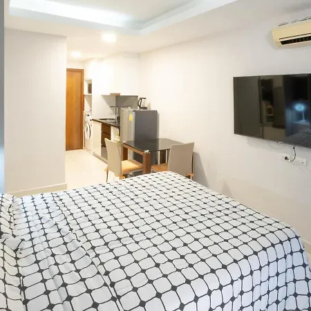 Cozy With 2 Pools And Sea View Apartment *