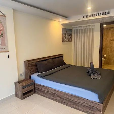Grand Avenue 1br 6th Floor Pool View Smart Tv Wifi Apartment