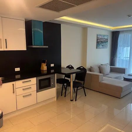Grand Avenue 1br 6th Floor Pool View Smart Tv Wifi * Pattaya
