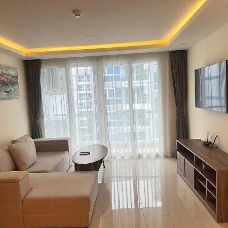 Grand Avenue 1br 6th Floor Pool View Smart Tv Wifi Apartment
