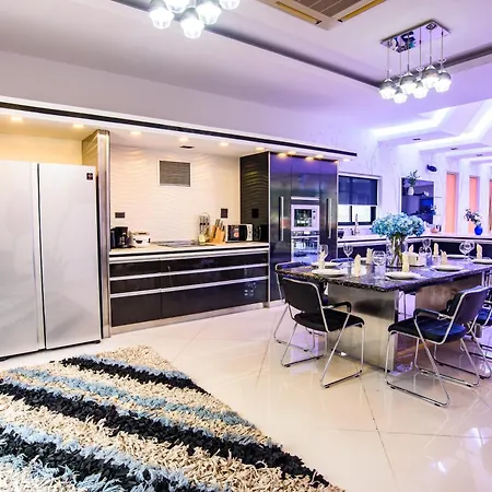 Villa 900m2 Near Walkstreet Luxury Pool