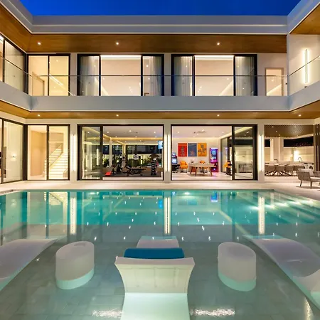 Villa Brand New Pool 8br Sauna Pool Table Fitness Ev Charger Pattaya