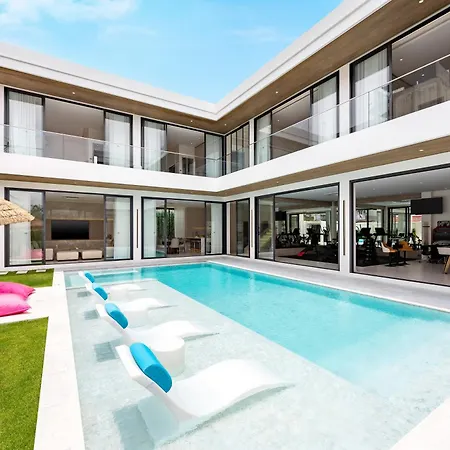 Villa Brand New Pool 8br Sauna Pool Table Fitness Ev Charger Pattaya
