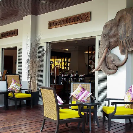 Avani Hotel 5*