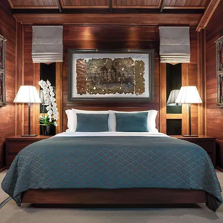 Avani Hotel 5*