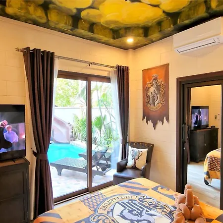 Potterland Luxury Pool Walking Street *