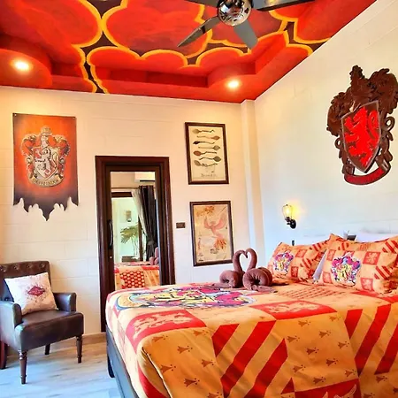 Potterland Luxury Pool Walking Street Villa Pattaya
