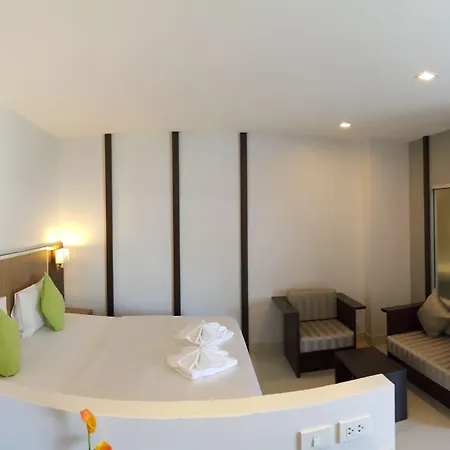 April Hotel 3*