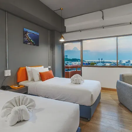 7 Hotel