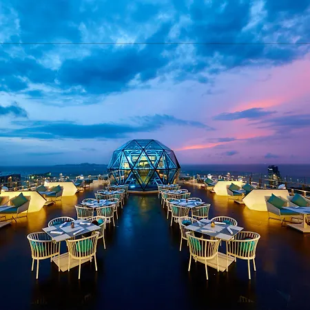 Grande Centre Point Hotel 5*