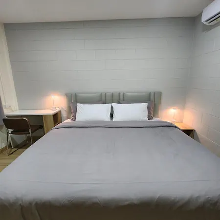 Homestay 78'shometel 102 Superking Size Bed