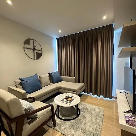 Luxury 2 Bed Sea View - Excellent Location * Pattaya