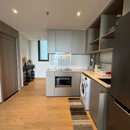 อพาร์ทเม้น Luxury 2 Bed Sea View - Excellent Location