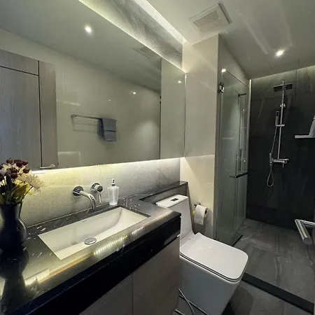 อพาร์ทเม้น Luxury 2 Bed Sea View - Excellent Location