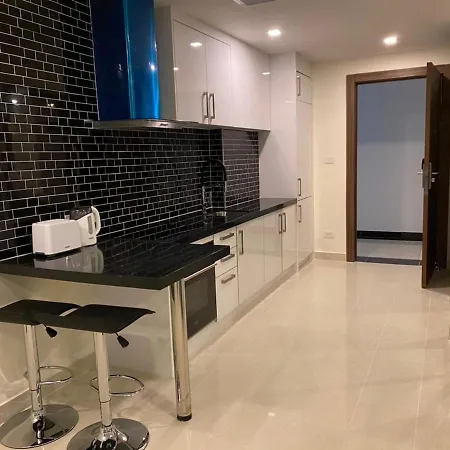 New! Pool Access 50sqm & Grand Avenue &