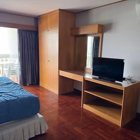 Park Apartment *