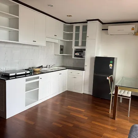 Park Apartment *