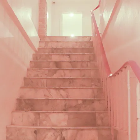 Galaxy Inn, Inn *