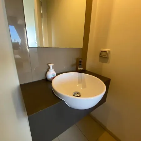 Apartment High Floor 2br Sea View Prime Location Pattaya