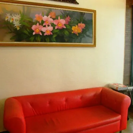 Inn The Red Balcony 2*