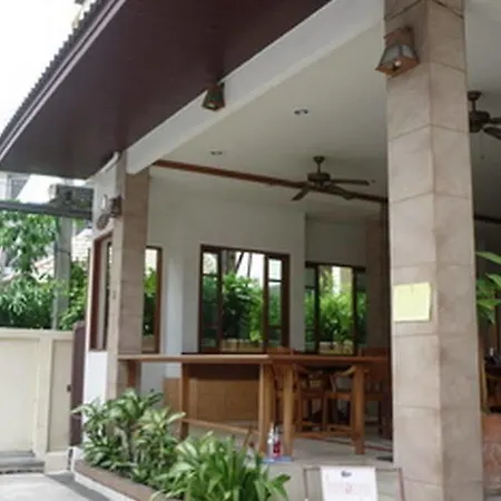New Nikom Court Apartment Pattaya