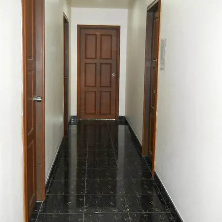 Motel B-13 *