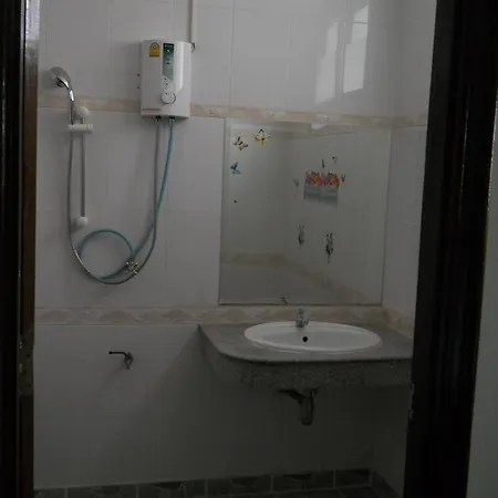 Motel B-13 *