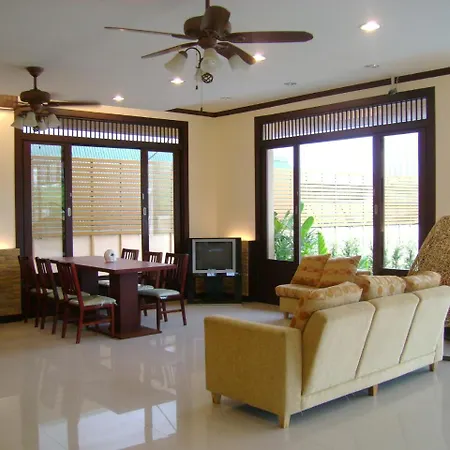 โรงแรม Rada 3*