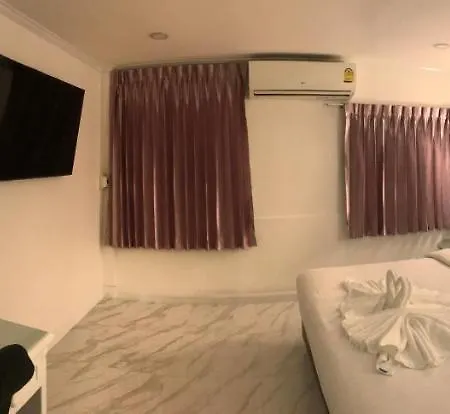 Hotel Le Cafe Royale 3*