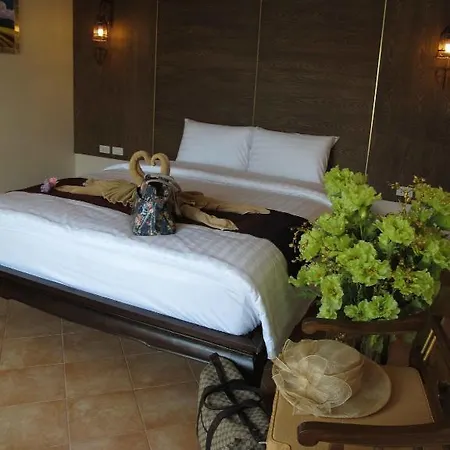 The Red Balcony Inn Pattaya