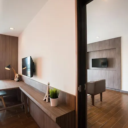 J Inspired Hotel 4*