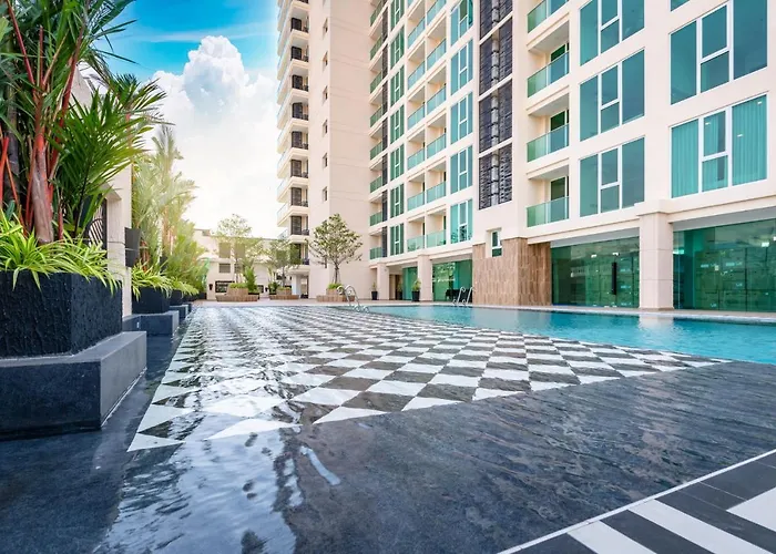City Garden Tower Luxurious Condominium In The Center Of Pattaya