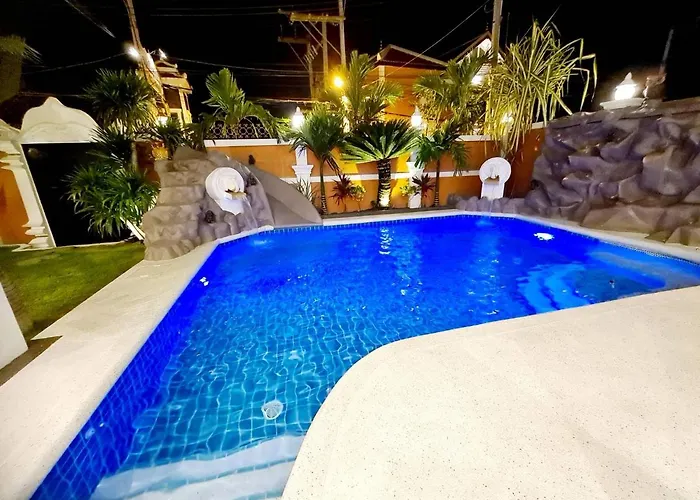 Izzyland Luxury Pool Villa Pattaya Walking Street 5 Bedrooms