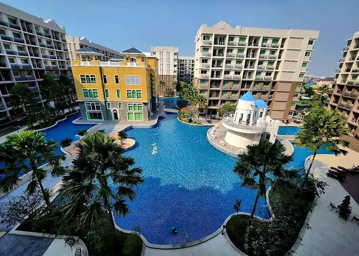 Lovely Pool View Arcadia 1 Bedroom Condo