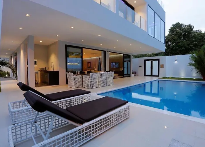 Pattaya Near Beach & Walk Street Luxury Villa