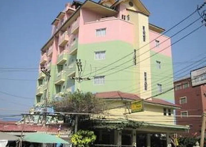 Oyo 1065 Greenery House