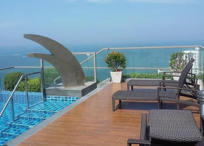 Apartment In The Peak Towers