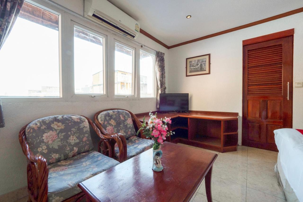 Oyo 75328 Punjabi Junction 3*