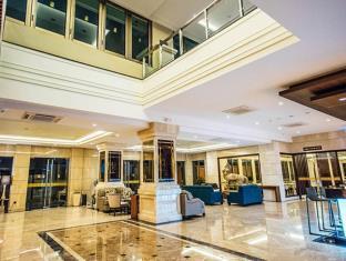 March Hotel 3*
