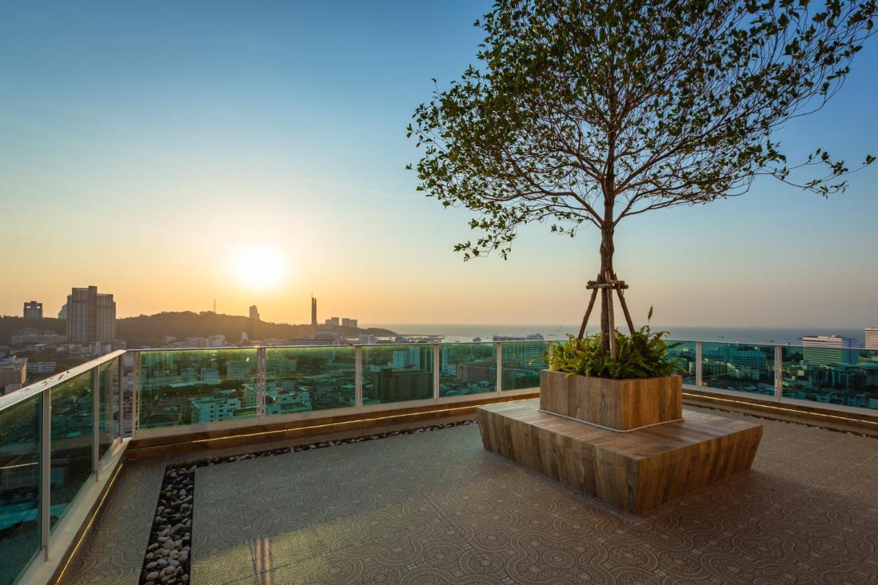 City Garden Tower Luxurious Condominium In The Center Of Pattaya