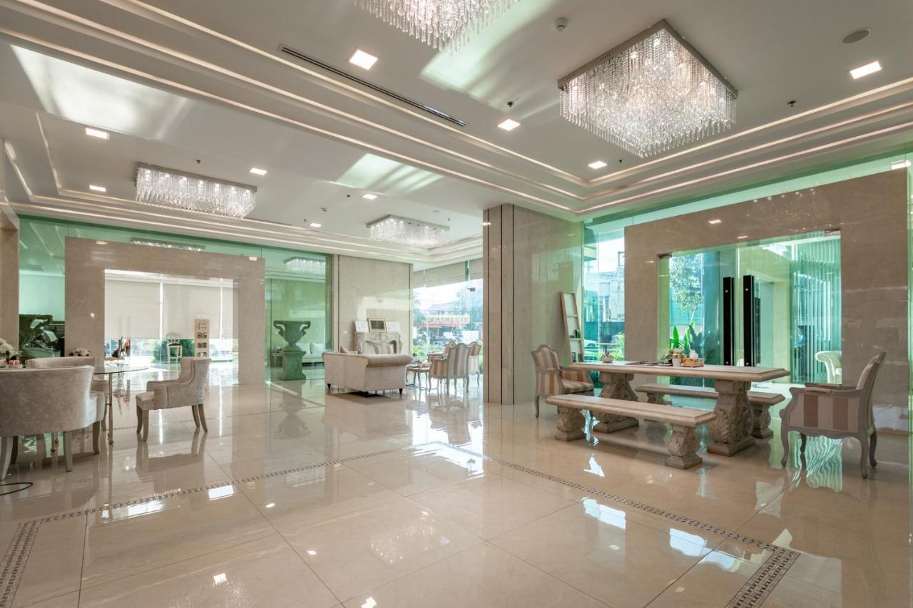 City Garden Tower Luxurious Condominium In The Center Of Pattaya